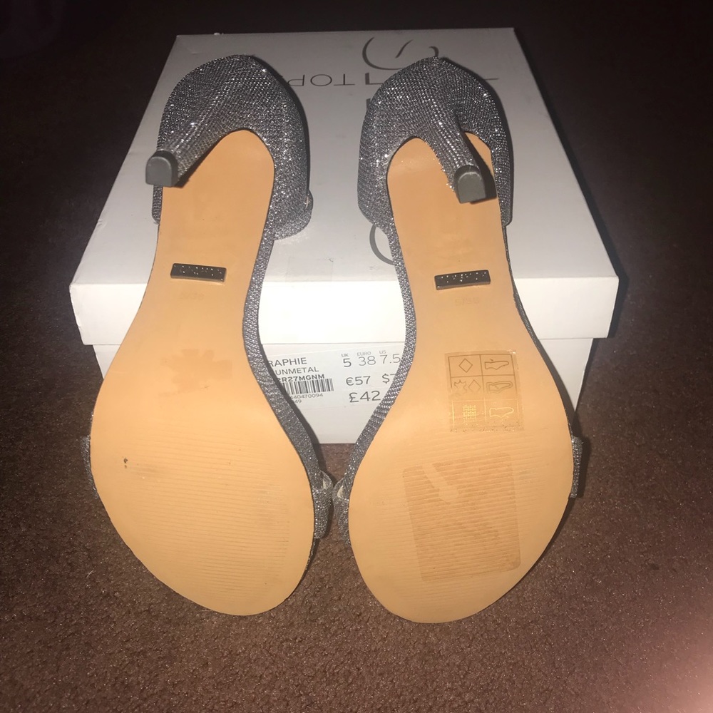 Heels - Picture 4 of 4